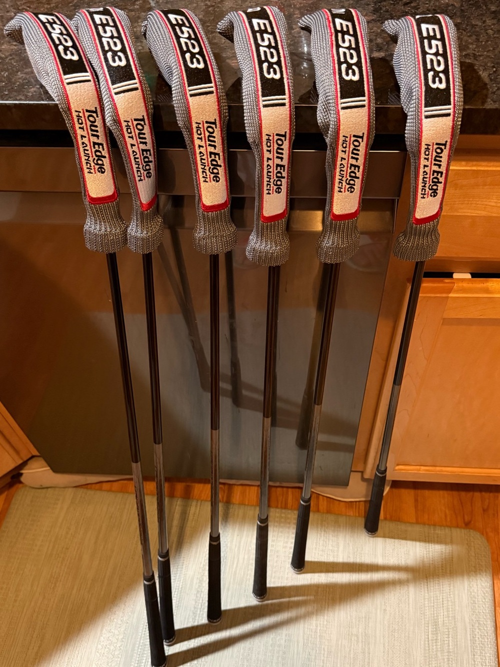 Tour Edge Hot Launch E523 6 piece right handed A-flex Iron-Wood Set